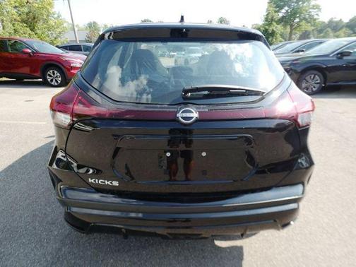 2025 Nissan Kicks S