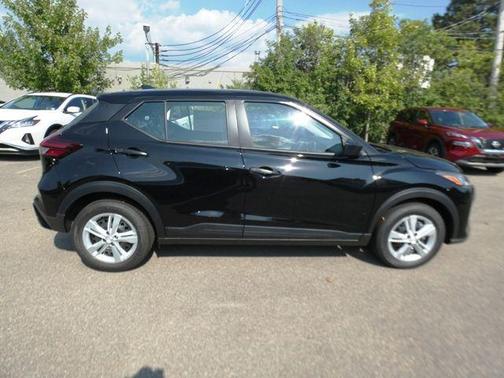 2025 Nissan Kicks S