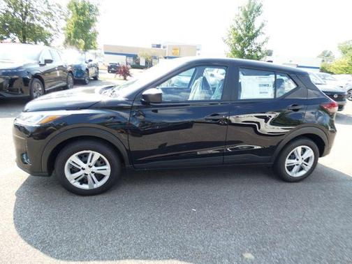 2025 Nissan Kicks S