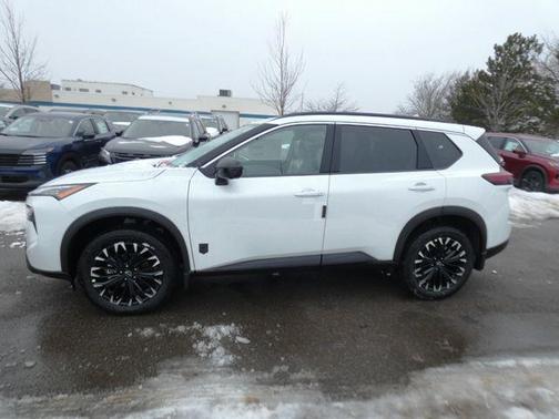 Everest White Pearl Tricoat 2026 Nissan Rogue Dark Armor