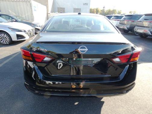 2025 Nissan Altima 2.5 SV