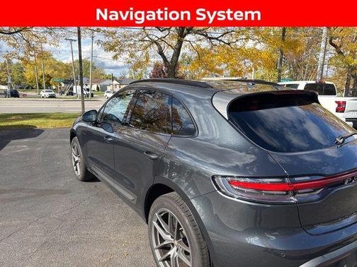 2024 Porsche Macan Base