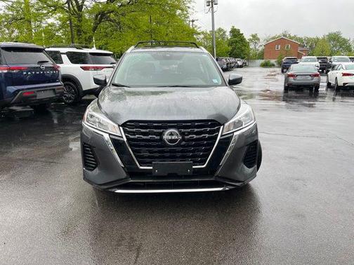 2023 Nissan Kicks SV