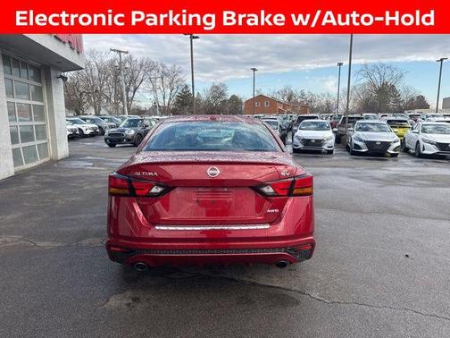 2022 Nissan Altima 2.5 SV