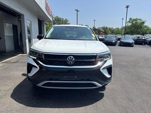 Pure White 2024 Volkswagen Taos 1.5T S