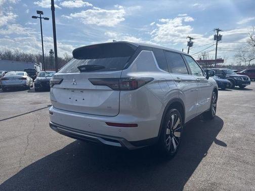 2025 Mitsubishi Outlander 