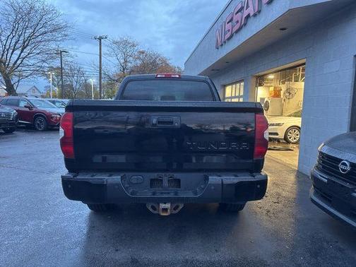 2017 Toyota Tundra SR5