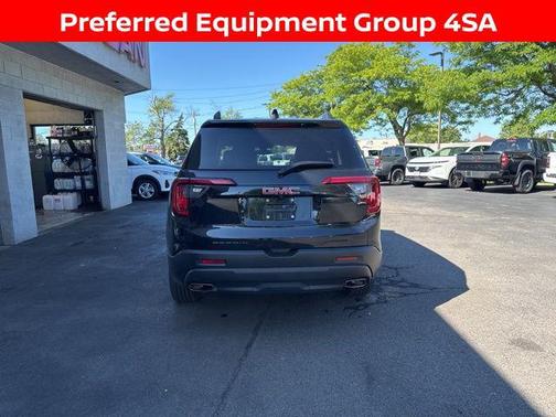 2023 GMC Acadia AWD SLT