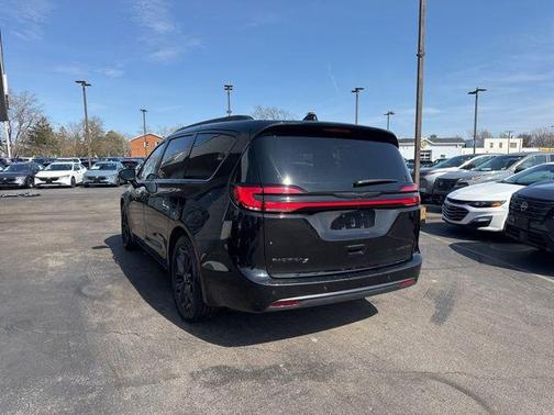 2025 Chrysler Pacifica Limited