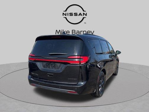 Diamond Black Crystal Pearlcoat 2025 Chrysler Pacifica Limited