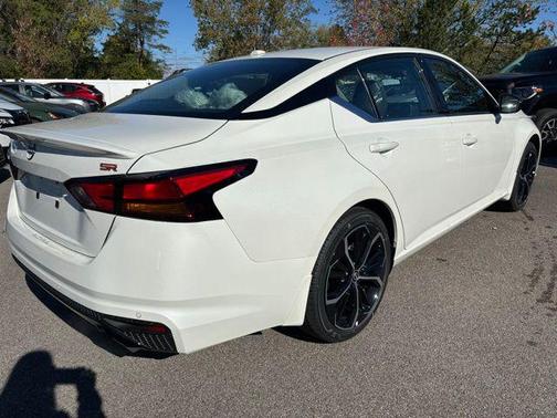 2025 Nissan Altima SR FWD