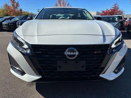 2025 Nissan Altima SR FWD