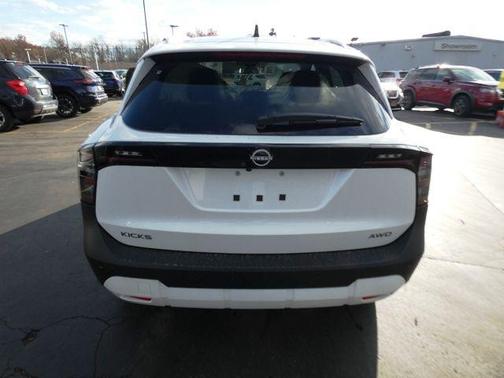 2026 Nissan Kicks SV