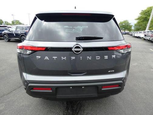 2025 Nissan Pathfinder S 4WD