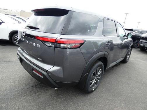 2025 Nissan Pathfinder S 4WD