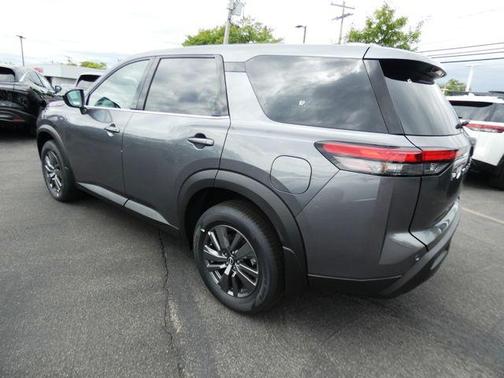 2025 Nissan Pathfinder S 4WD