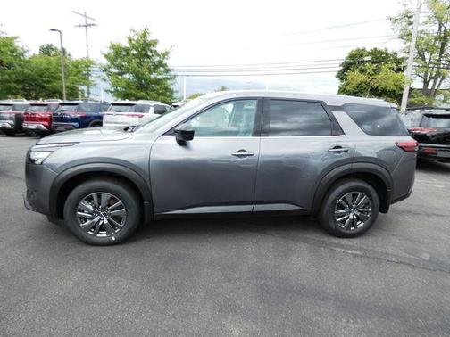 2025 Nissan Pathfinder S 4WD