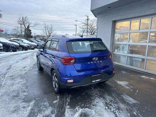 2024 Hyundai VENUE SEL
