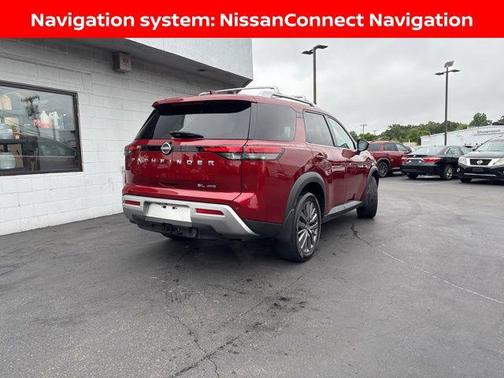 2023 Nissan Pathfinder SL 4WD