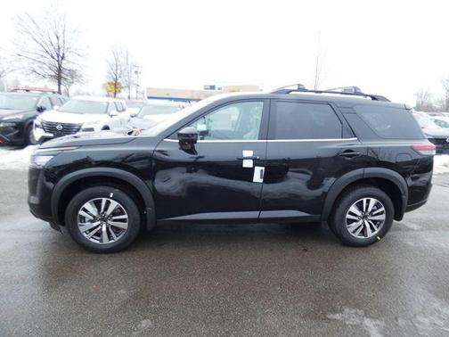 Super Black 2026 Nissan Pathfinder SL