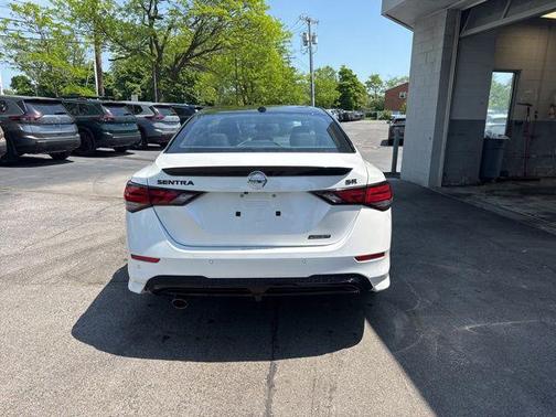 Aspen White Tricoat/Super Black 2023 Nissan Sentra SR