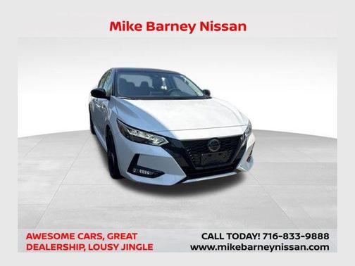 Aspen White Tricoat/Super Black 2023 Nissan Sentra SR