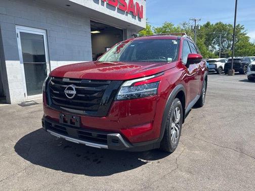 Scarlet Ember Tintcoat 2023 Nissan Pathfinder SL 4WD