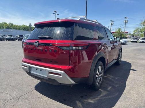 Scarlet Ember Tintcoat 2023 Nissan Pathfinder SL 4WD