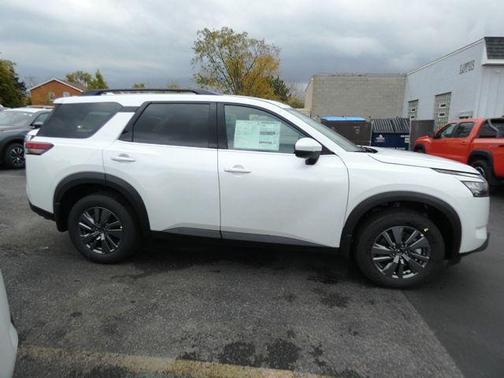 2025 Nissan Pathfinder SV 4WD