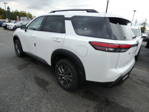 2025 Nissan Pathfinder SV 4WD