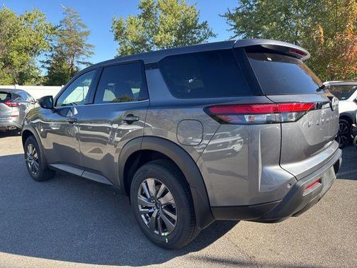 2025 Nissan Pathfinder S 4WD