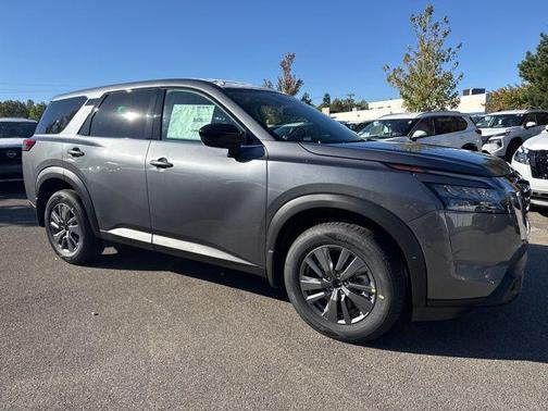 2025 Nissan Pathfinder S 4WD