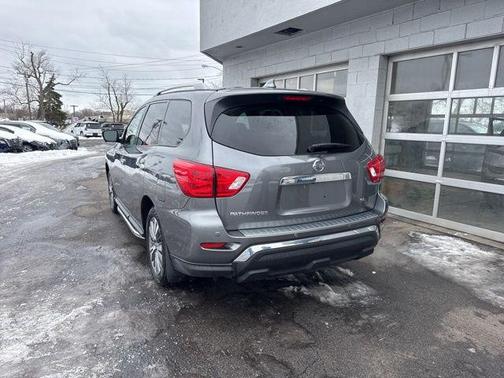 2020 Nissan Pathfinder SL 2WD