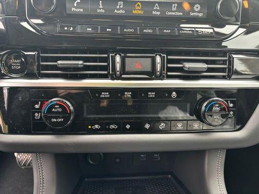 2025 Nissan Pathfinder Platinum 4WD