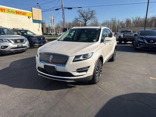 White Platinum Clearcoat Metallic 2019 Lincoln MKC Black Label