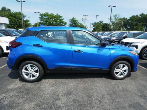 2025 Nissan Kicks S