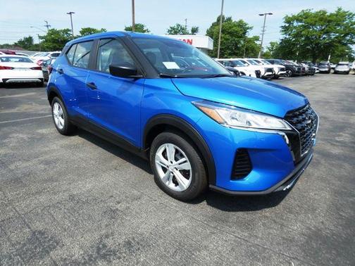 2025 Nissan Kicks S