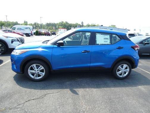 2025 Nissan Kicks S