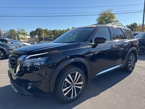 2025 Nissan Pathfinder Platinum 4WD
