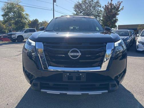 2025 Nissan Pathfinder Platinum 4WD