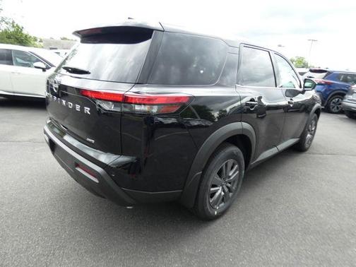 2025 Nissan Pathfinder S 4WD