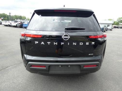 2025 Nissan Pathfinder S 4WD