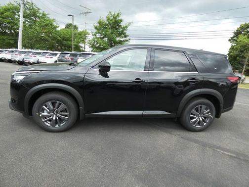 2025 Nissan Pathfinder S 4WD