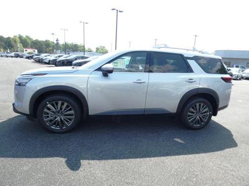 2025 Nissan Pathfinder SL 4WD