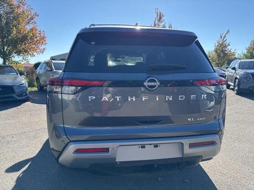 2025 Nissan Pathfinder SL 4WD