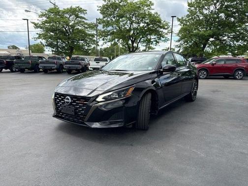 2023 Nissan Altima SR Intelligent AWD