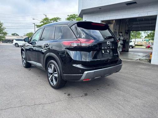 Super Black 2026 Nissan Rogue SL
