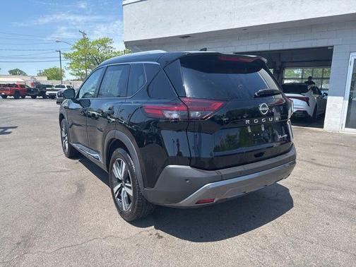 Super Black 2023 Nissan Rogue SL