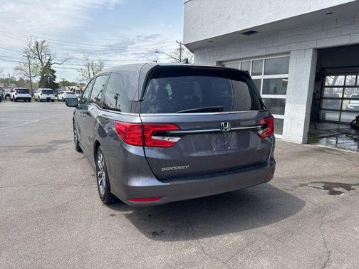 Modern Steel Metallic 2024 Honda Odyssey EX-L
