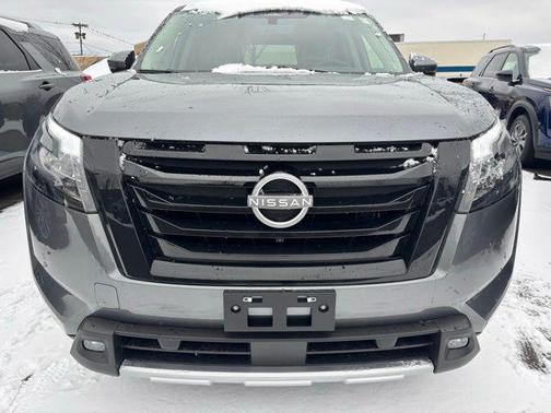 2025 Nissan Pathfinder SL 4WD